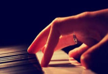 热那亚逆转取胜：迪西利奥攻入制胜球帮助球队拿下比赛